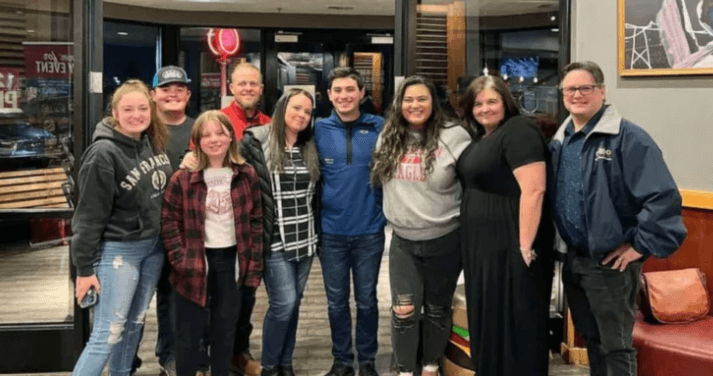 Mãe biológica doou o filho e o reencontrou 20 anos depois