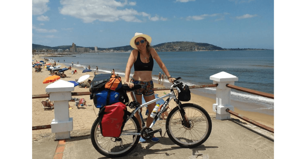 Aos 60 anos, mulher inspira ao largar trabalho para viajar o mundo de bicicleta
