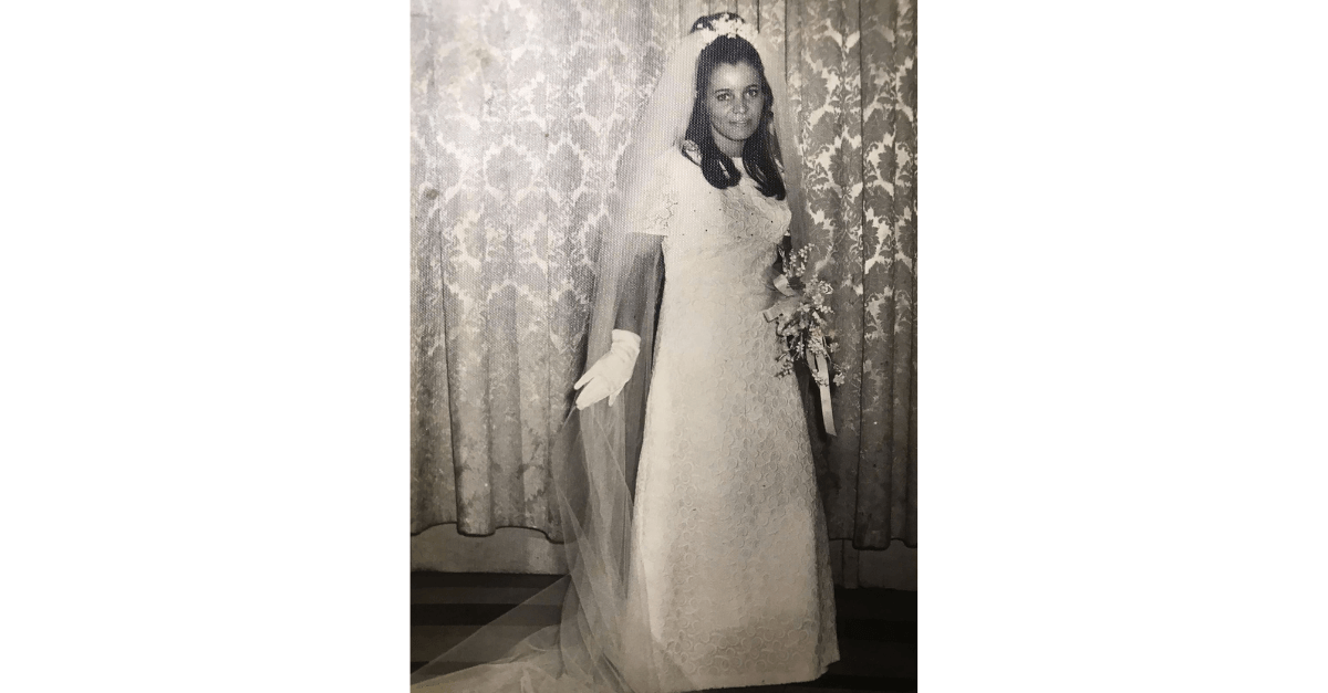 Noivo incluiu a sua amante nas fotos do casamento: a esposa só descobre 15 anos depois