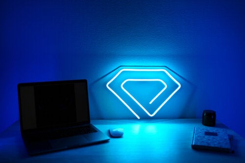 7 dicas para decorar sua casa com luzes de neon