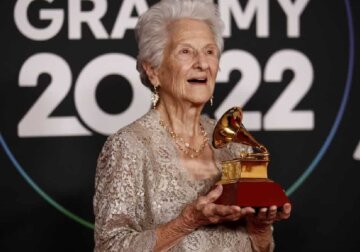 Neto grava avó cantando e ela vence Grammy Latino aos 95 anos