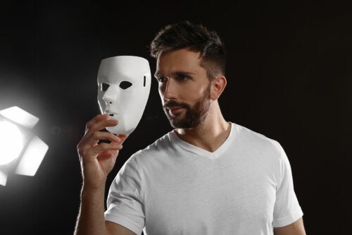 O que é dramaterapia e quais os benefícios dela?