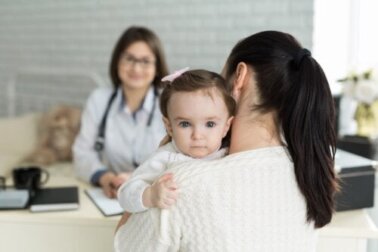Fenilcetonúria: o que é, sintomas e tratamento
