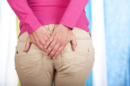 Caroço no ânus: 10 possíveis causas e tratamentos