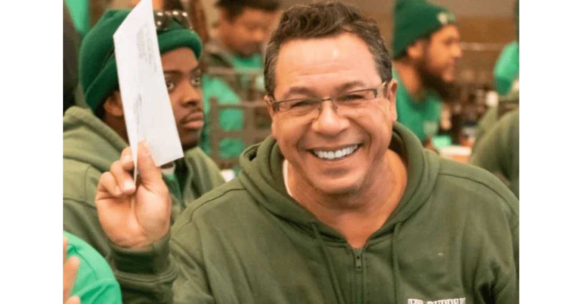 Patrão doa R$ 1 milhão em bônus de agradecimento para seus funcionários