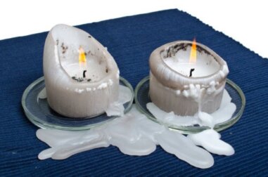 Dicas infalíveis para remover cera de velas de roupas, pisos e móveis