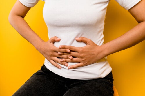 Dor no umbigo: 11 causas e possíveis soluções