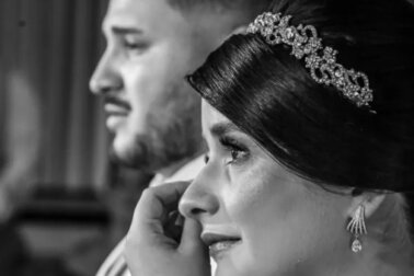 Pai acompanhou o casamento da filha através de uma ligação de vídeo na UTI