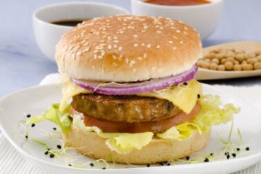 Deliciosa receita vegana de hambúrguer de soja