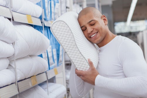 Você sabe com que frequência deve trocar seu travesseiro? Aprenda a escolher o melhor para você