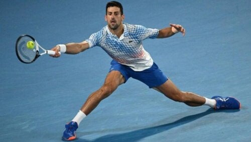 Novak Djokovic: detalhes de treinamento, ioga e alongamento para alcançar sua flexibilidade