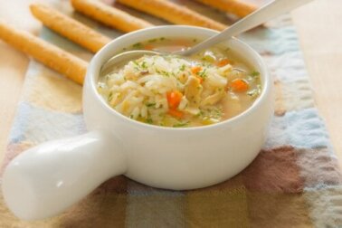 5 alimentos adstringentes para eliminar a diarreia