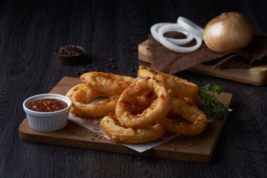 Como preparar anéis de cebola na airfryer?