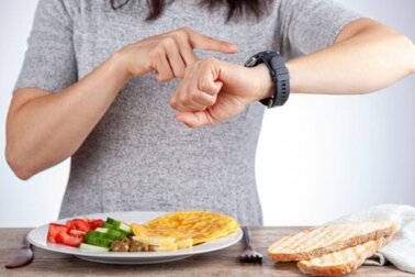 Jejum intermitente para mulheres após os 50 anos: como aplicá-lo de forma saudável