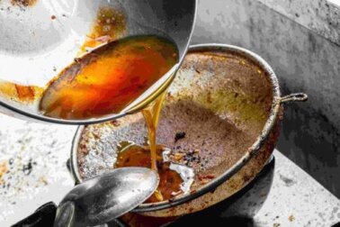 Por que você não deve reutilizar o óleo para fritar? Aprenda a reciclar
