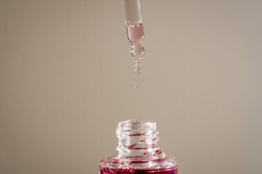 Bakuchiol: o "retinol vegetal" é tão bom quanto dizem?