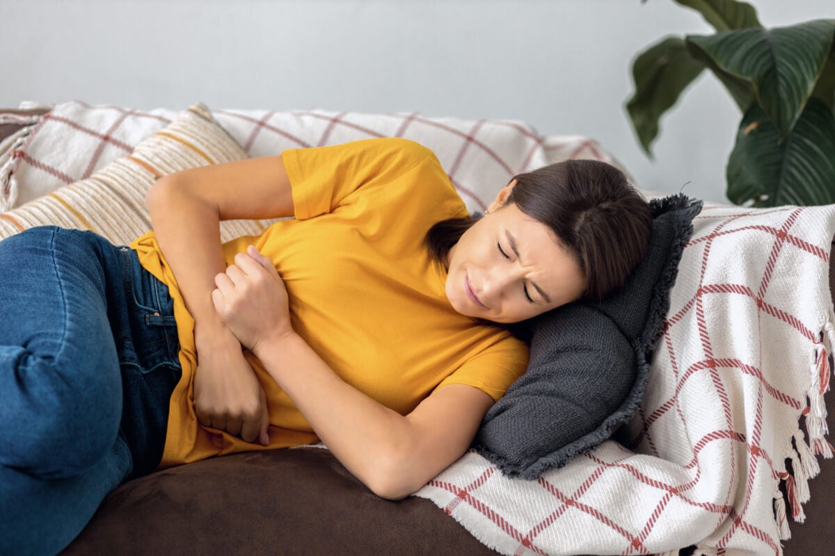 Como fazer uma automassagem para prisão de ventre