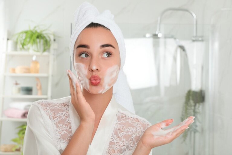 7 tipos de limpadores faciais e como usá-los