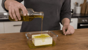 Como conservar o queijo feta depois de aberto: dicas simples para usá-lo por vários dias sem desperdiçá-lo