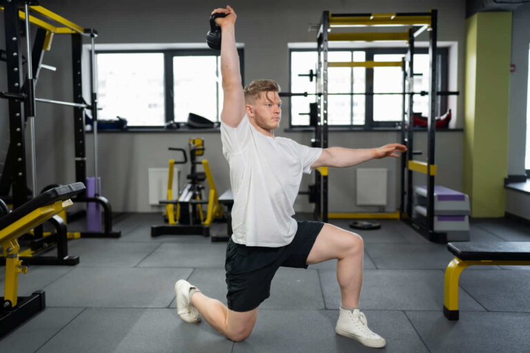 Cansado de pranchas e abdominais? 8 exercícios para o core pouco conhecidos que proporcionam controle e força