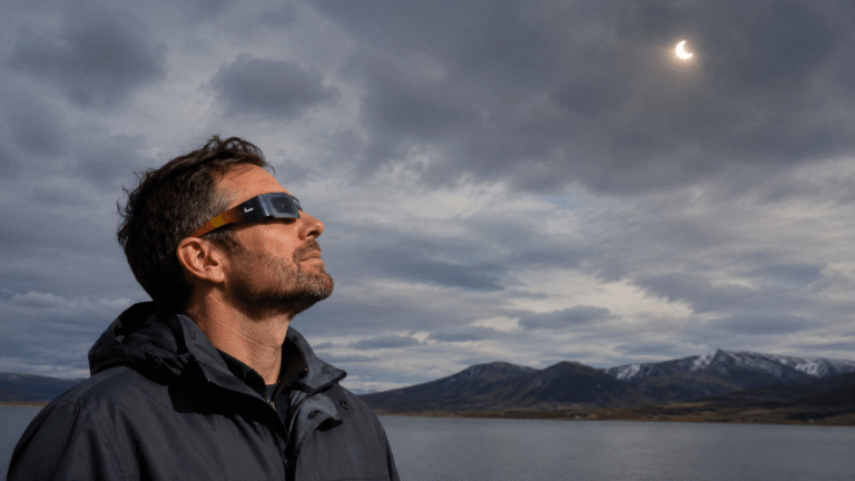 Eclipse solar na Espanha: como proteger os olhos e observá-lo com segurança
