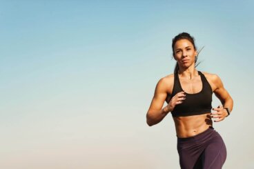 Correr não destrói os músculos: 5 dicas para combiná-lo com o treino com pesos