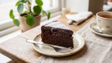 Prepare este bolo úmido de chocolate e café com poucos ingredientes