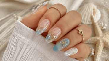 8 manicures de verão com estrelas-do-mar, degradês e efeito cristal