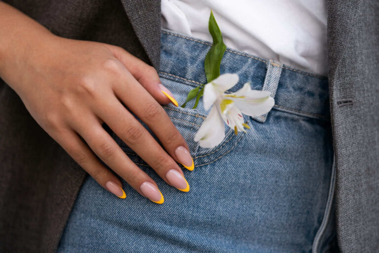 Manicure francesa: 10 ideias modernas para renovar o clássico neste verão