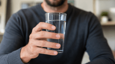 Manicure masculina: 5 benefícios de cuidar das unhas e das mãos