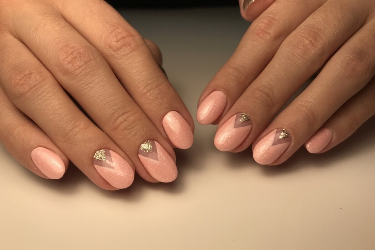 Manicura inversa geométrica