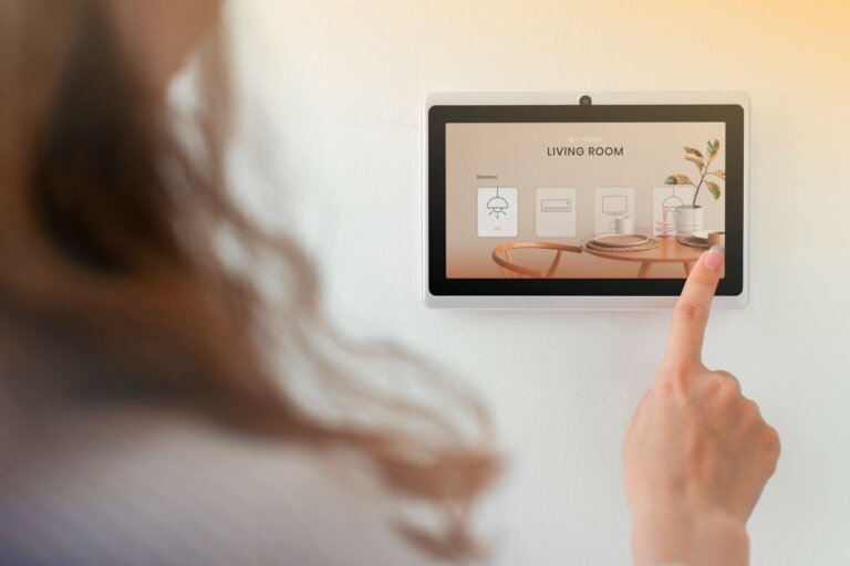 Como tornar sua casa mais inteligente sem obras e sem gastar uma fortuna