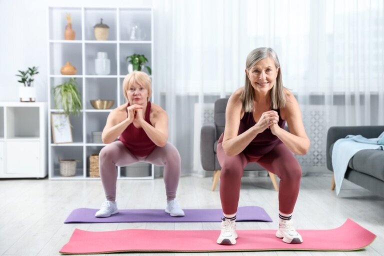 5 exercícios de força para mulheres de 70 anos que ajudam a prevenir quedas