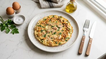 Jantar rico em proteínas com uma lata de atum e 2 ovos, pronto em poucos minutos