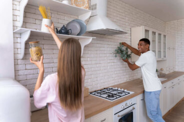 Luzes LED e puxadores pretos: 6 mudanças para renovar sua cozinha gastando pouco