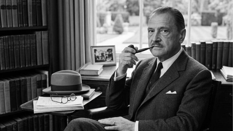 Somerset Maugham sobre viver preso ao passado: “Quando se pensa apenas no passado, é porque não se tem futuro”
